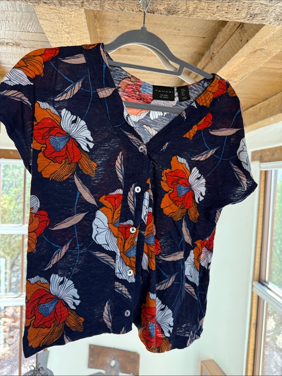 Tahari Tops - Tahari Navy Floral Short-Sleeve Button Front Top